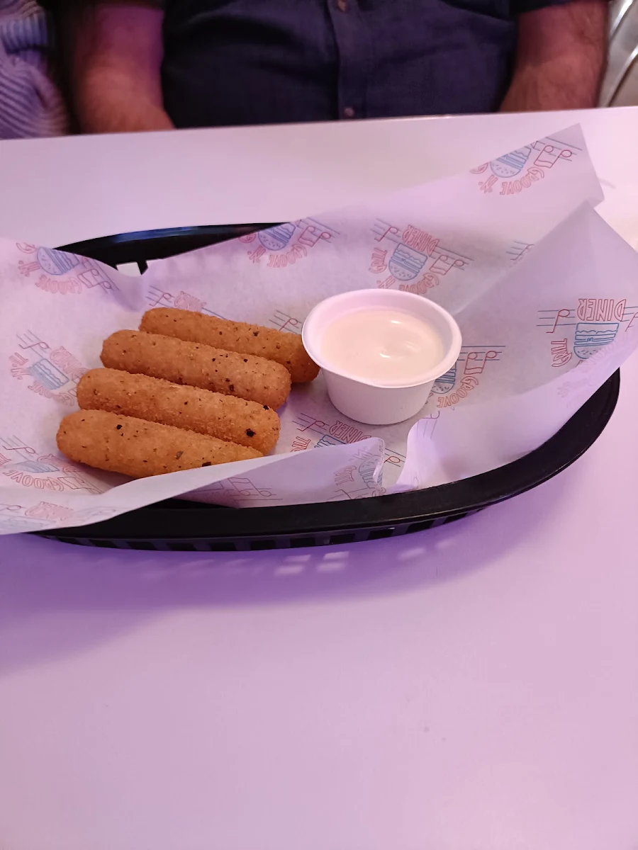 Mozzarella Sticks, Groove 'n' Grill Diner