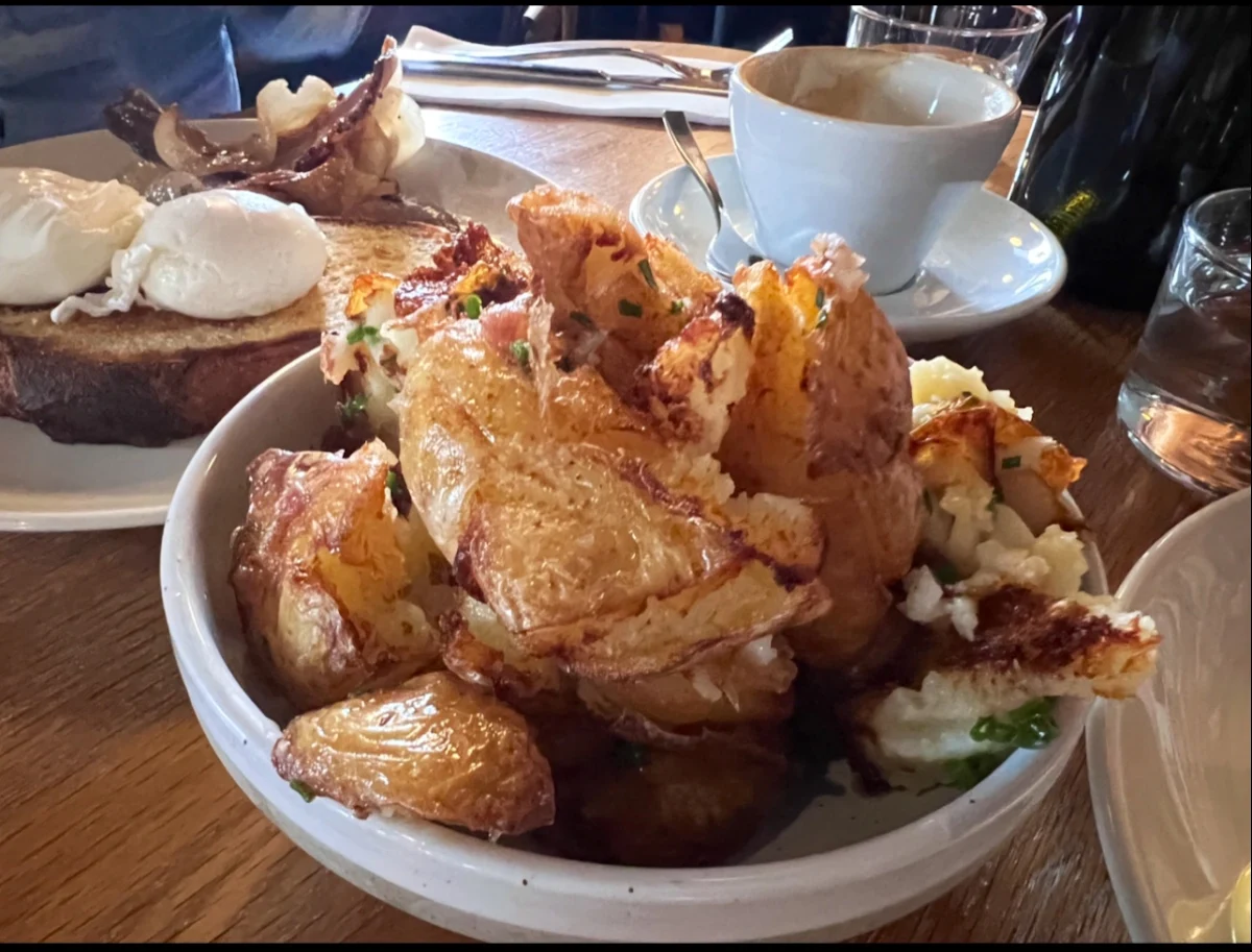 Potatoes, Johnny Alloo