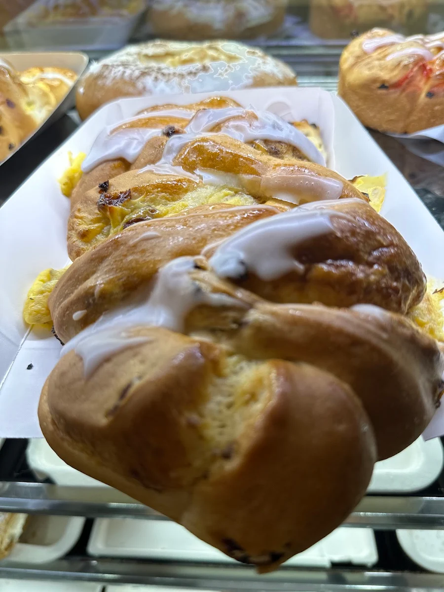 Highlights, Knightsbridge bakery