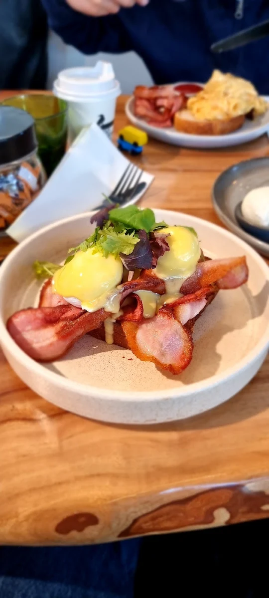 Eggs Benedict, No Name Lane cafe & bar