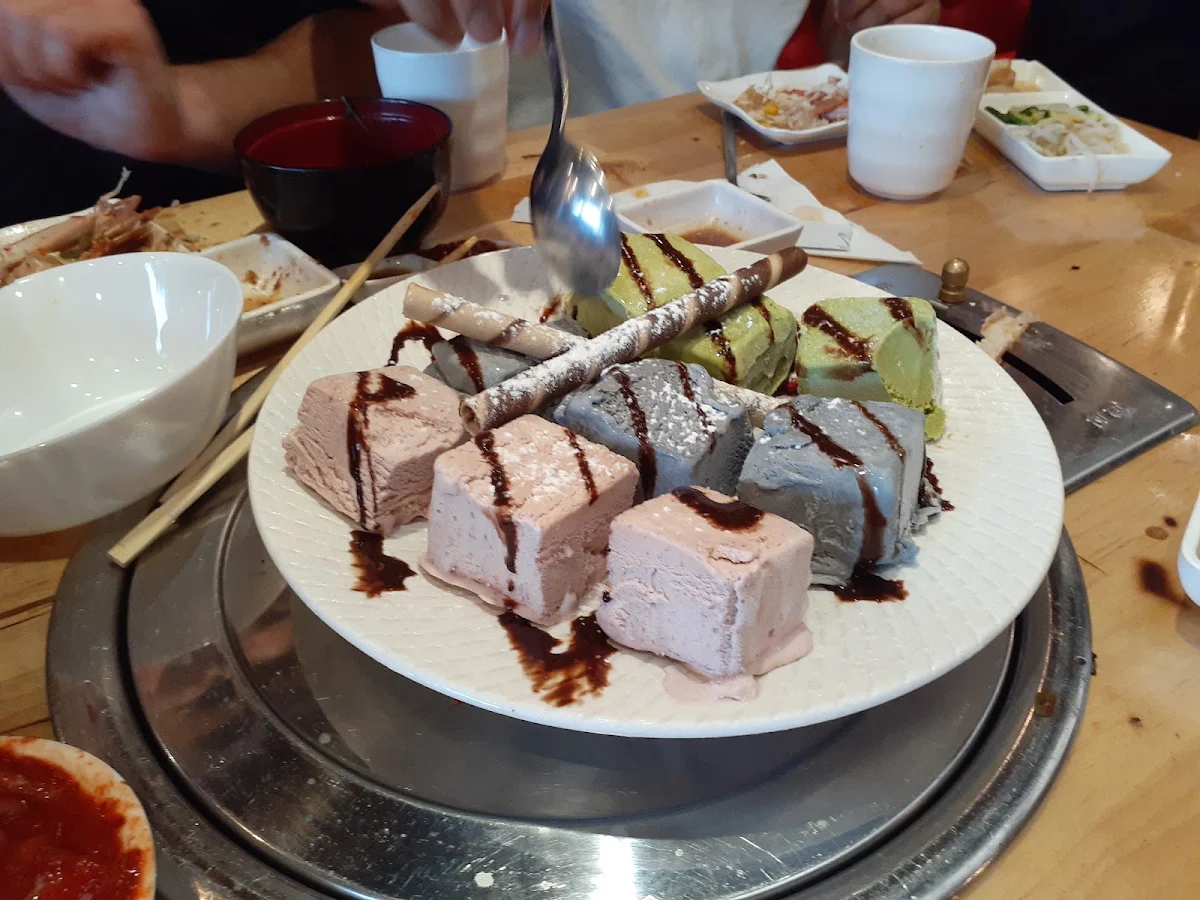 Assorted Ice Cream, Hallah