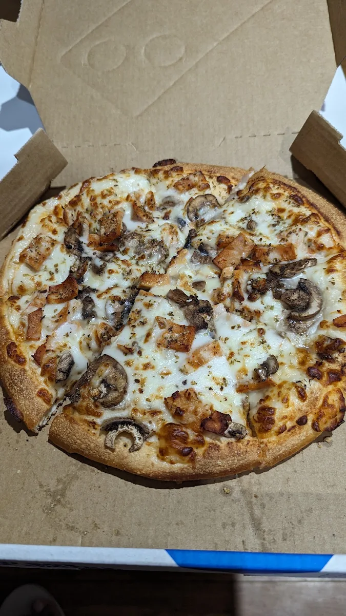 Creamy Chicken Mushroom Pizza