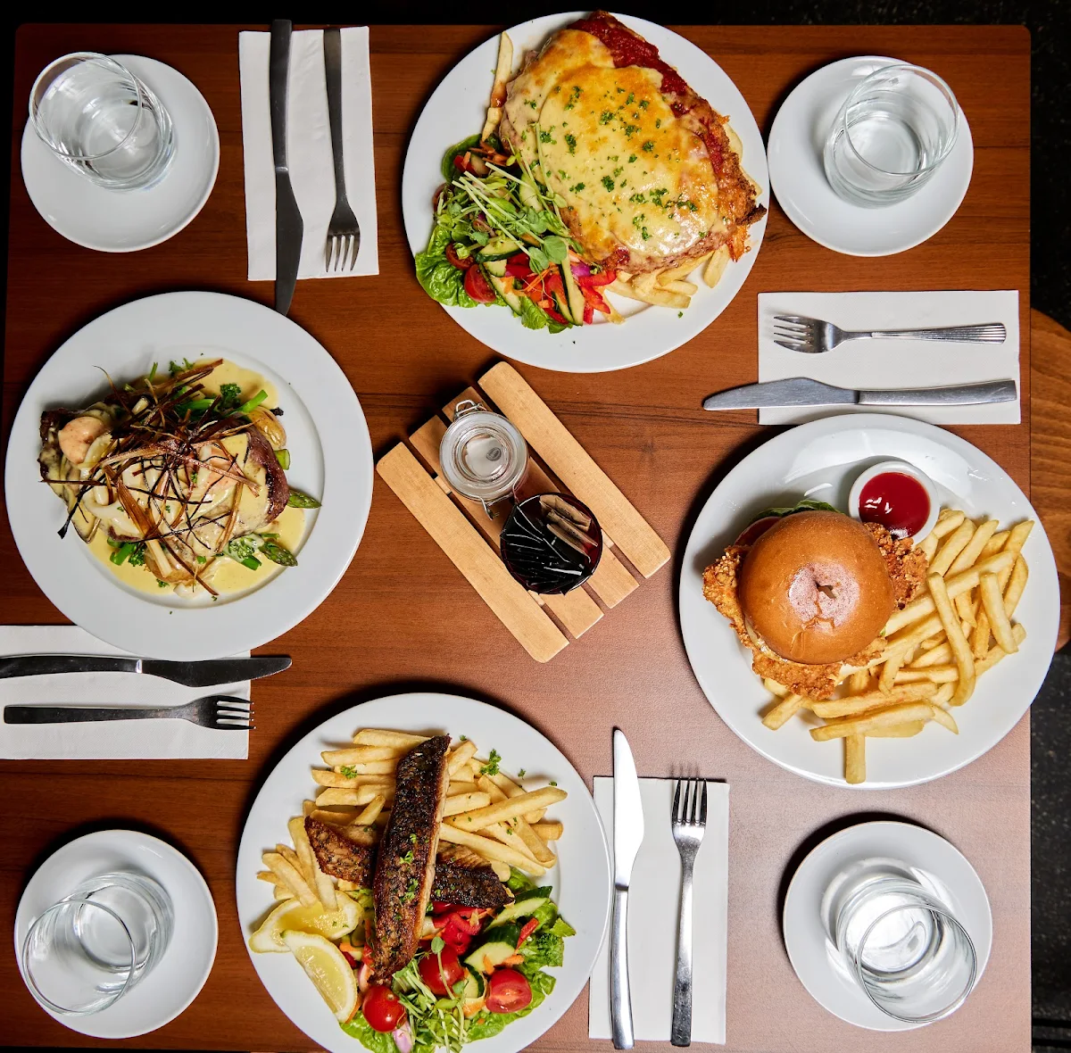 Highlights, Neaps Bistro