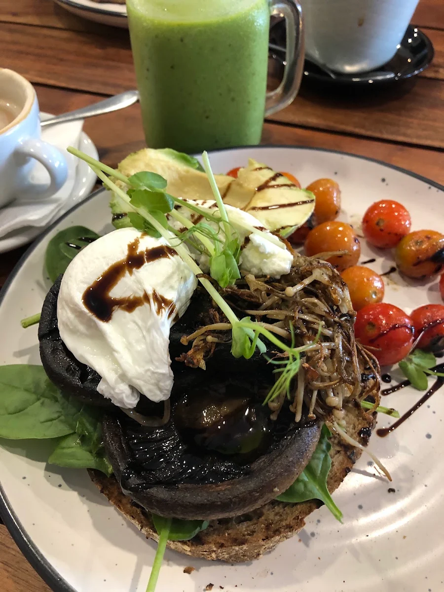 Mushroom King, Delicious Fingers