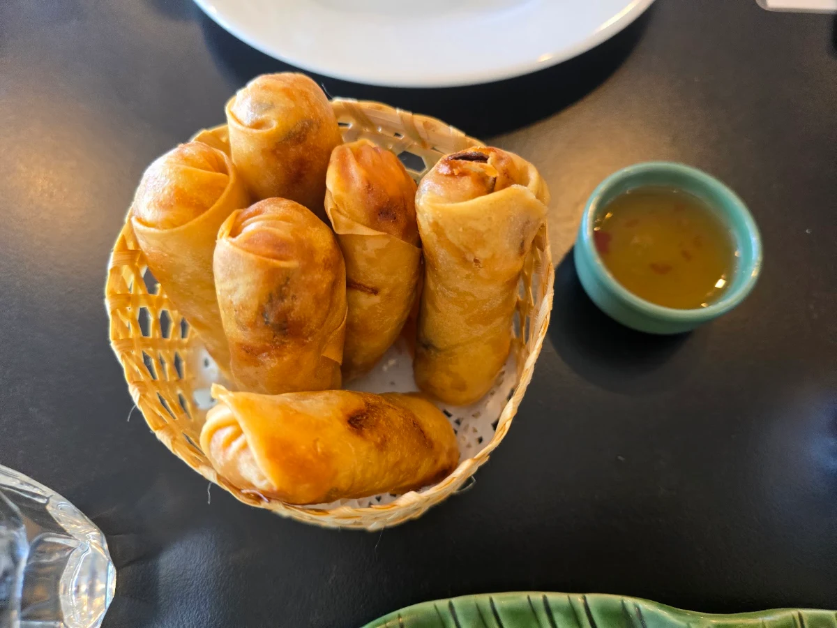 Highlights, Moe Thai Restaurant