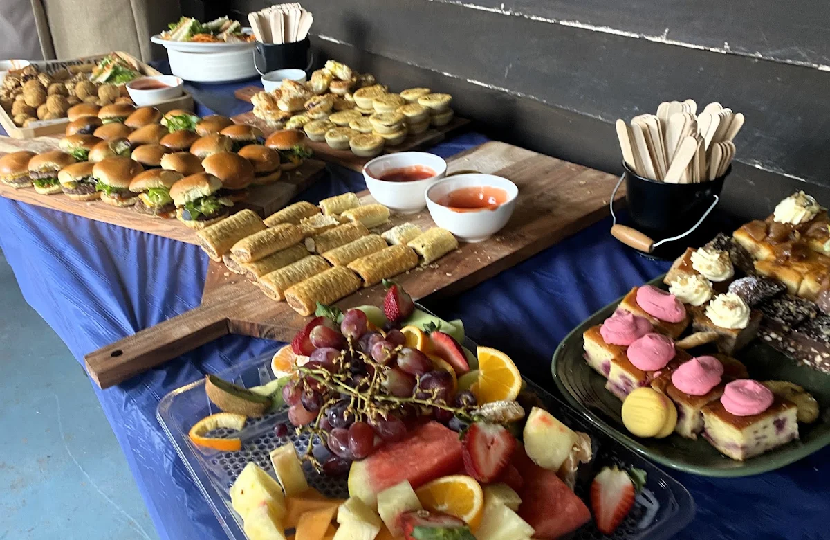 Highlights, Bush Pig Inn