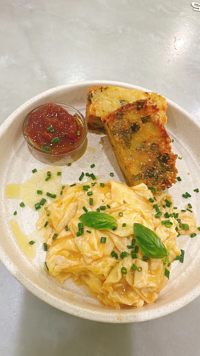 Chilli Crab Scrambled Eggs, Bayleaf