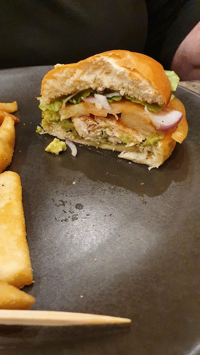 Chicken Burger, Doncho's Cafe
