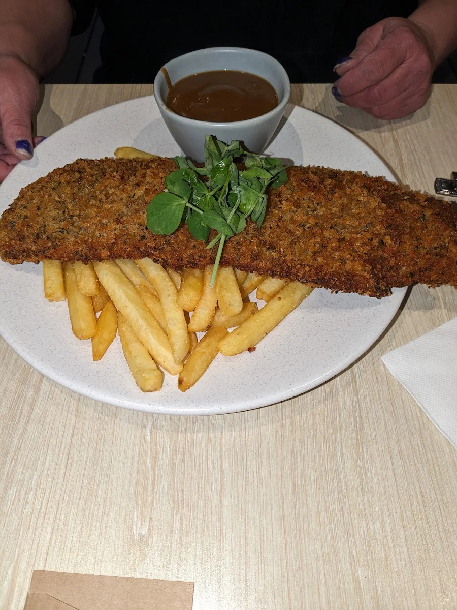 Beef Schnitzel, Salisbury Hotel