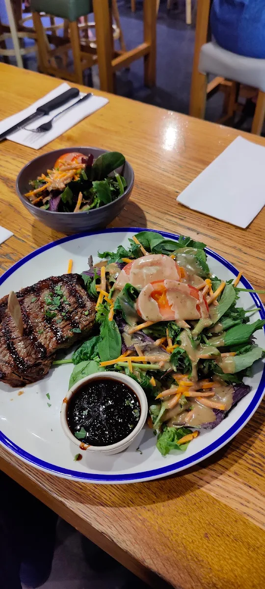 200g Riverina Black Angus Rump Steak w Salad