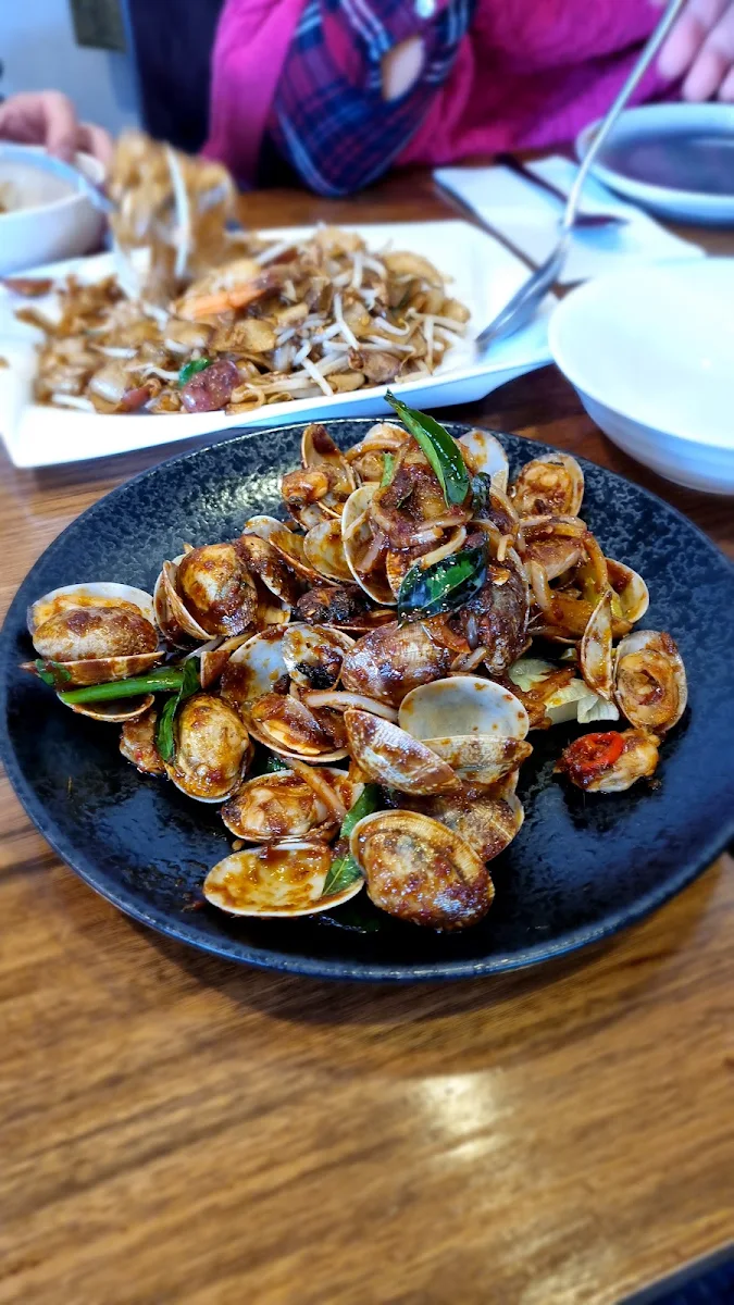 Fantasy Clams, Ya Hoo Dining