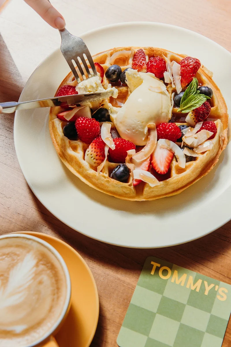 Highlights, Tommy's Cafe