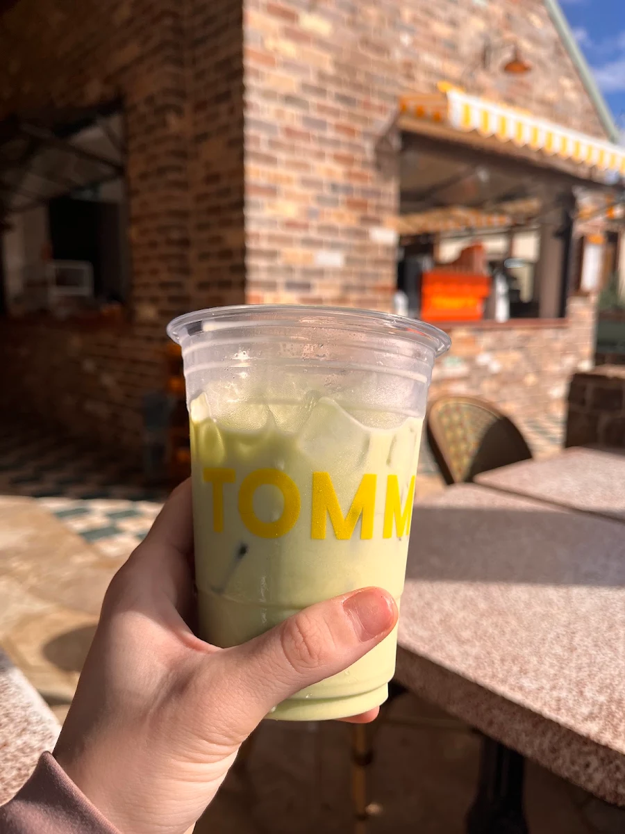 Highlights, Tommy's Cafe