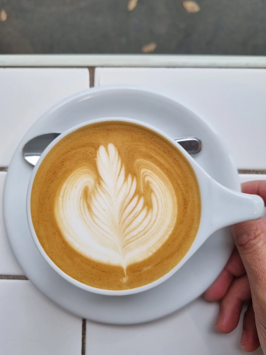 Flat White, The Q on Harris