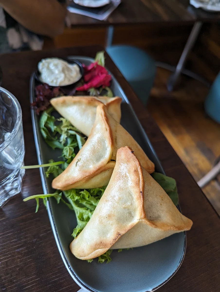 Fatayer, Tarbouche Mezza Bar
