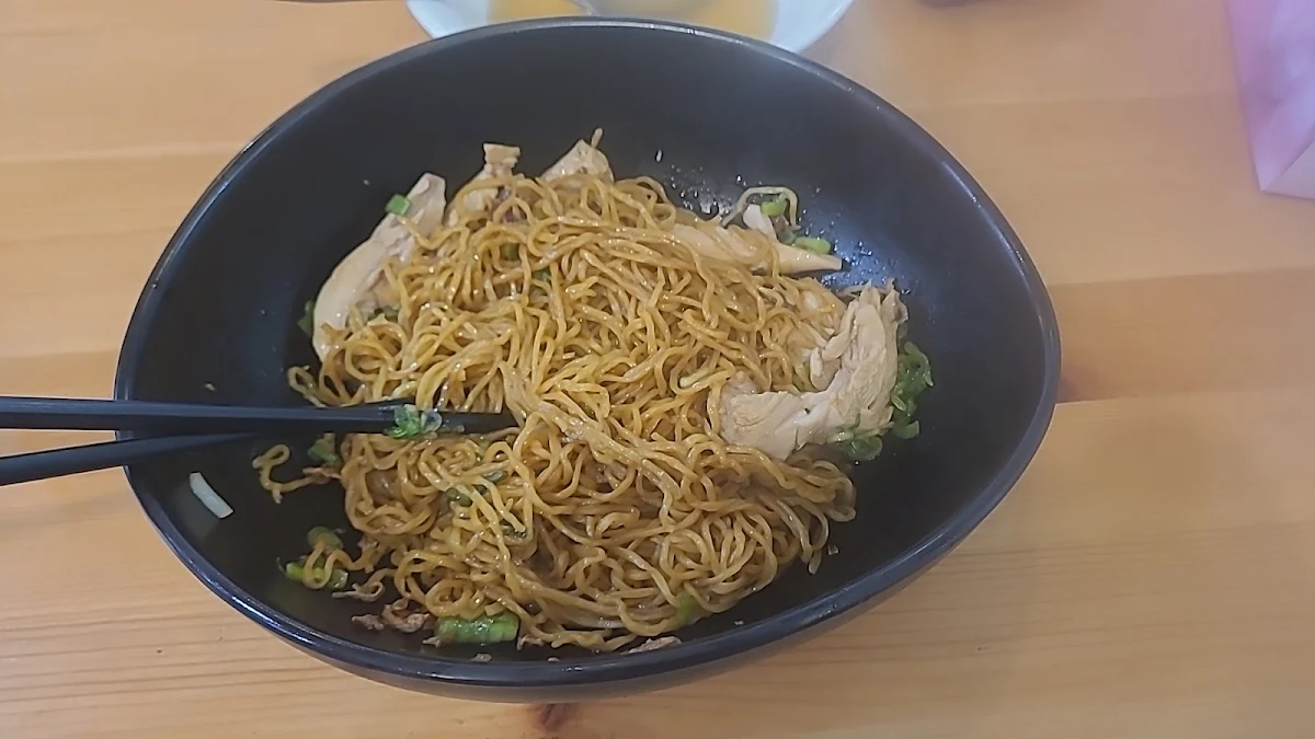 Chicken Noodles with Shallots