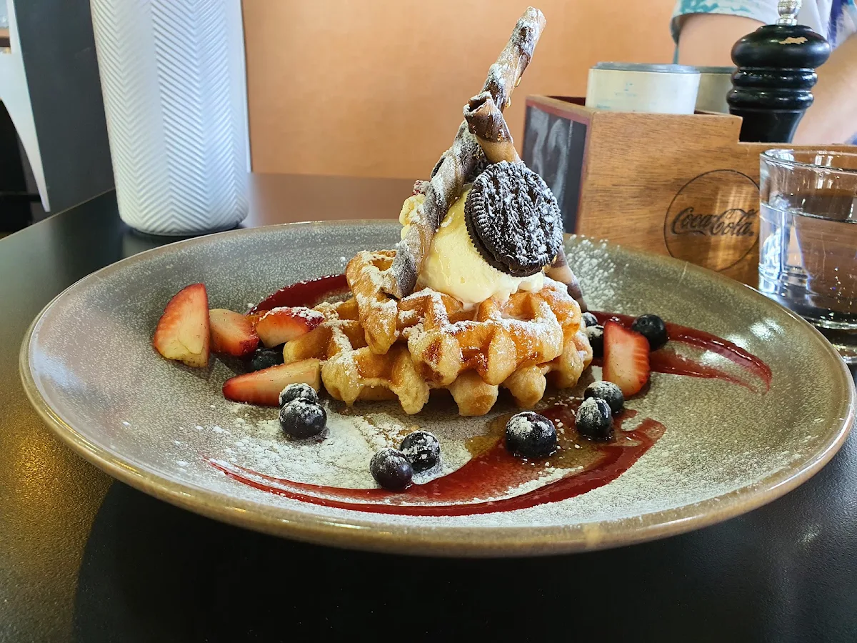 Waffles, Billy's Boulevard