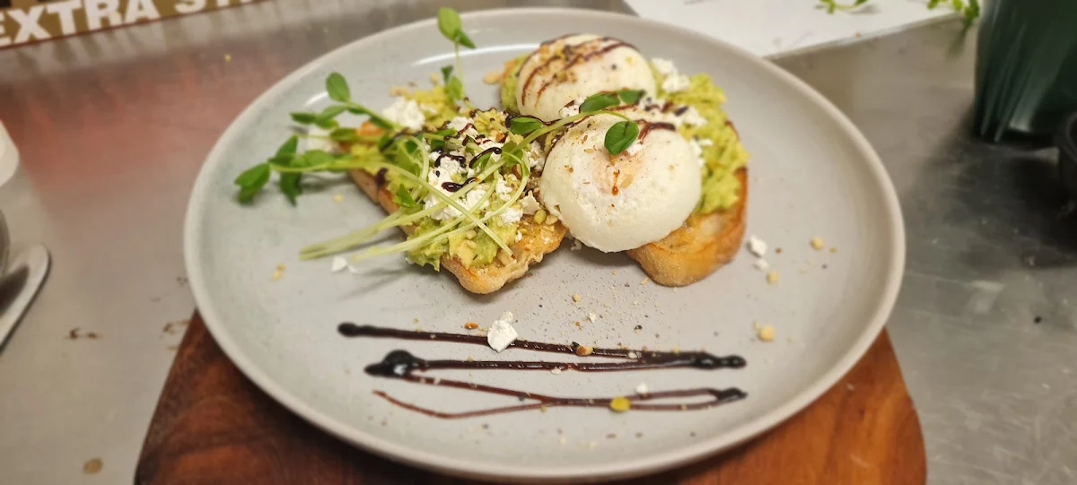 Smashed Avo and Poached Egg