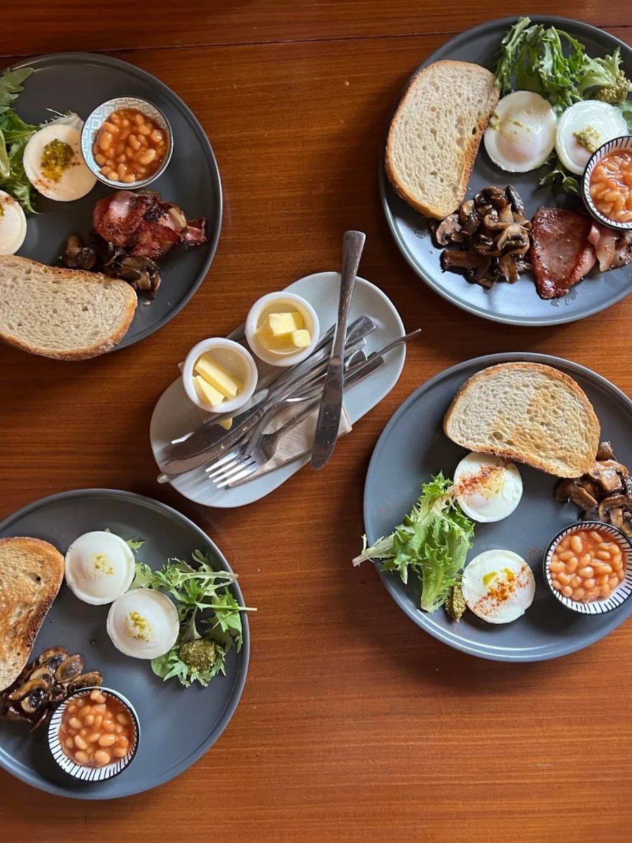 Highlights, The Bears Cafe & B&B