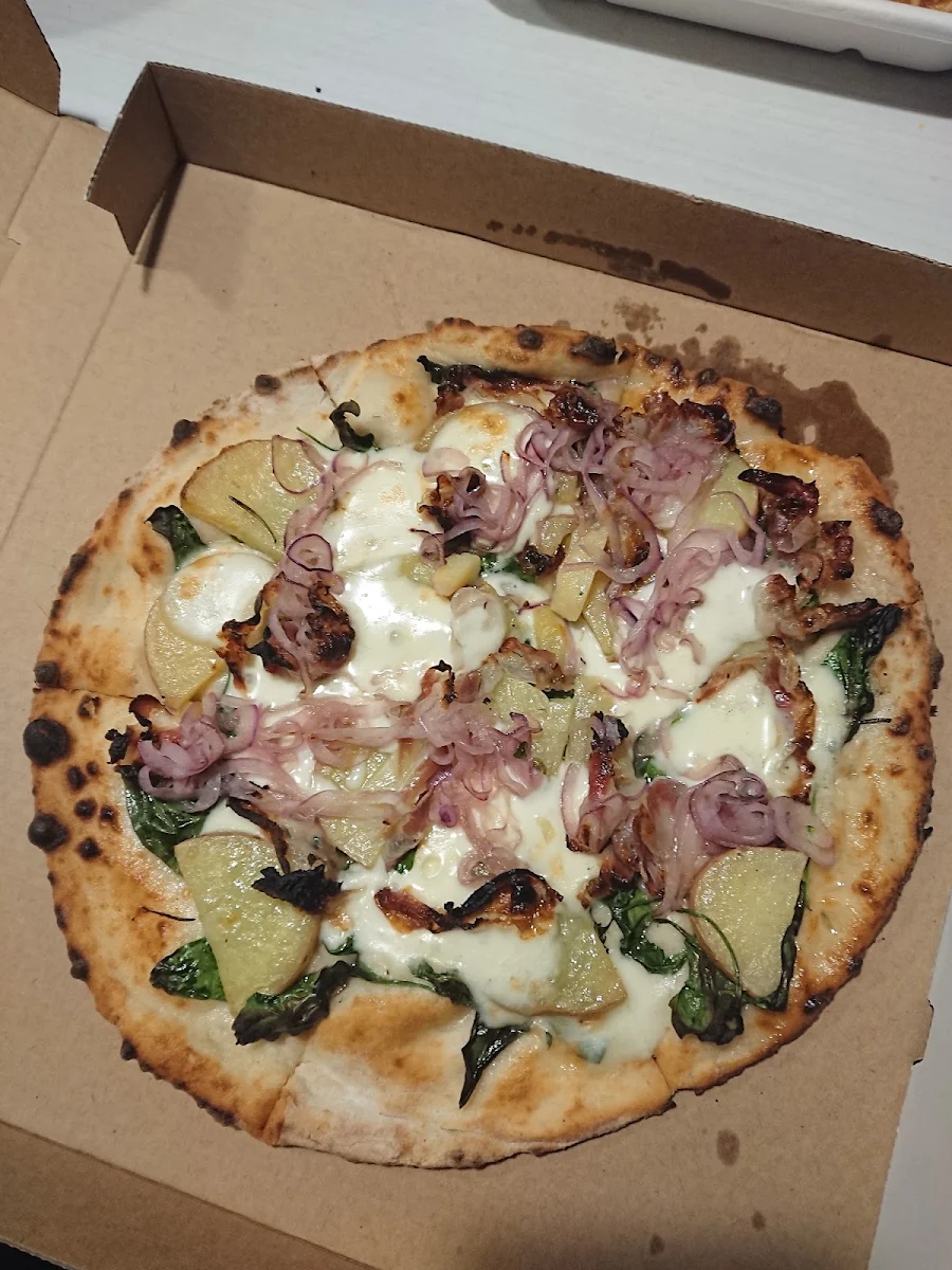 Siciliana, Il Caminetto - pasta bar & award winning pizza