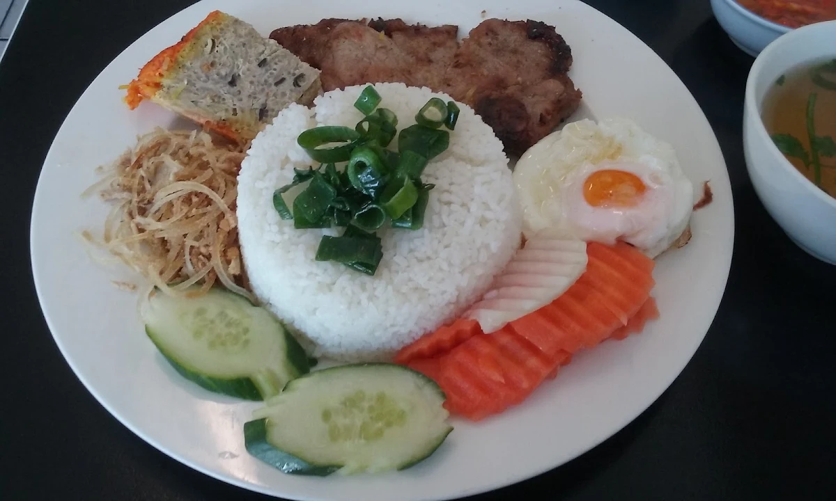 Broken Rice with Grilled Pork