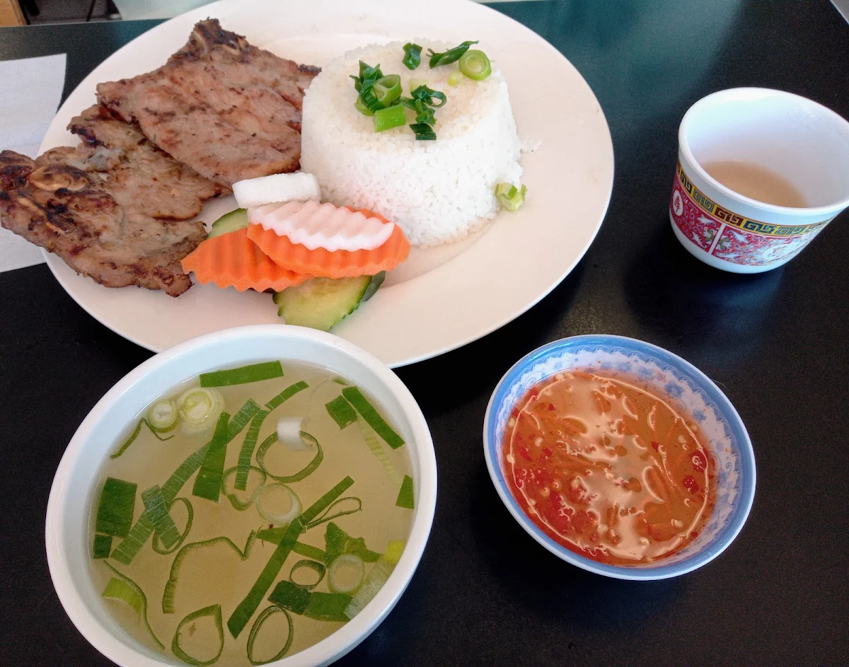 Broken Rice with Pork Chop