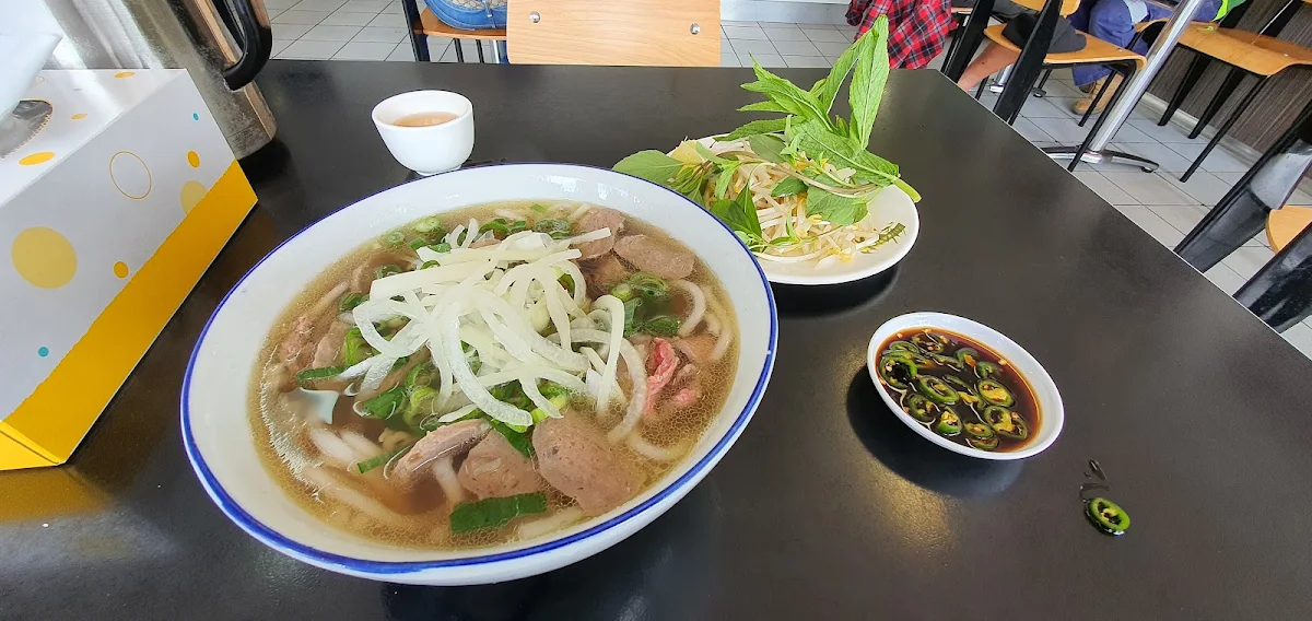 Phở Tái Sách