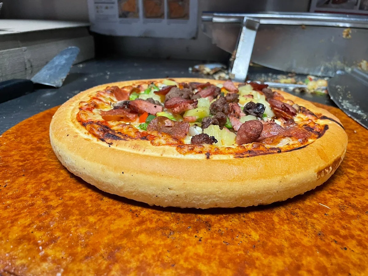 Mega Meatlovers, Pizza Hut Mango Hill