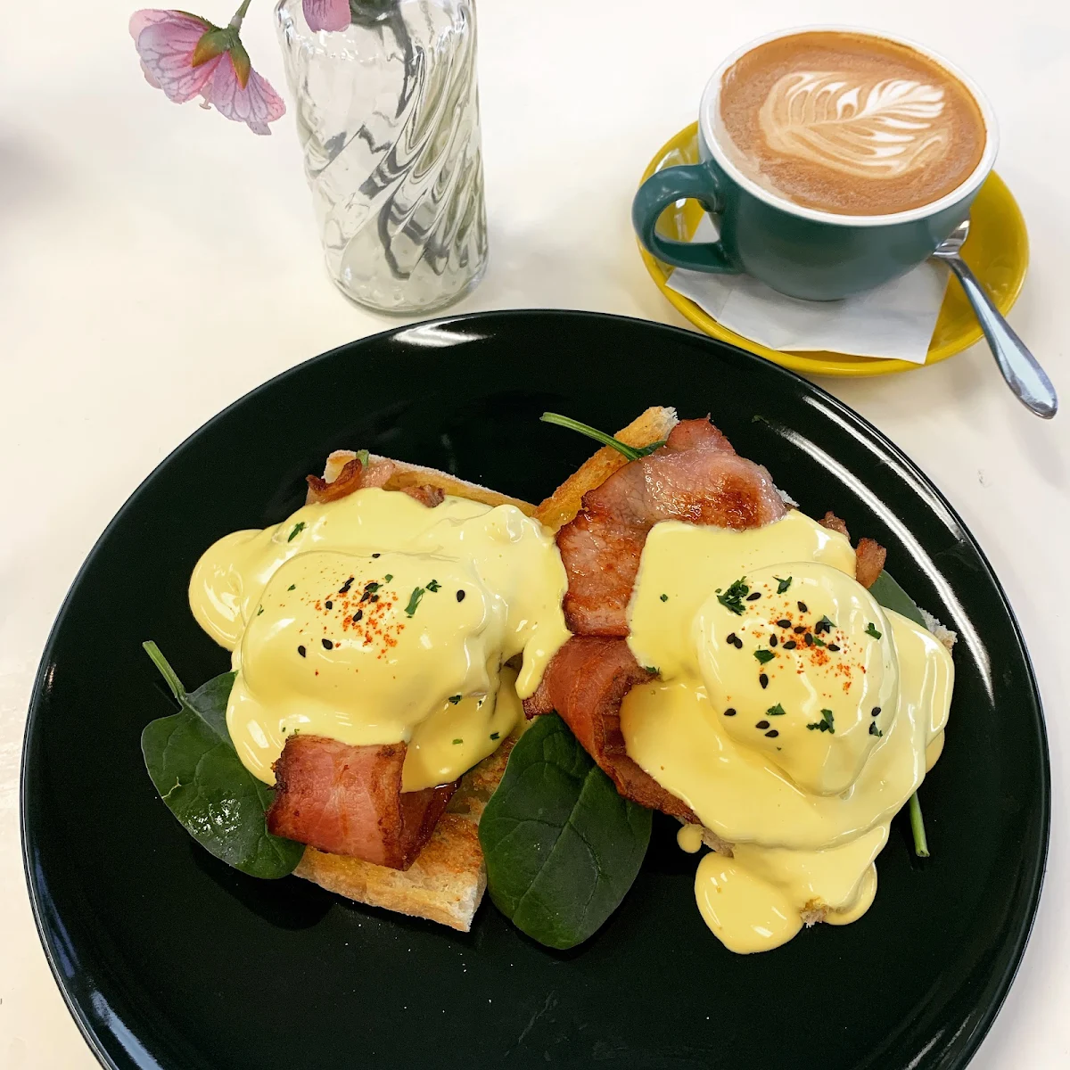Eggs Benedict, Perks Cafe