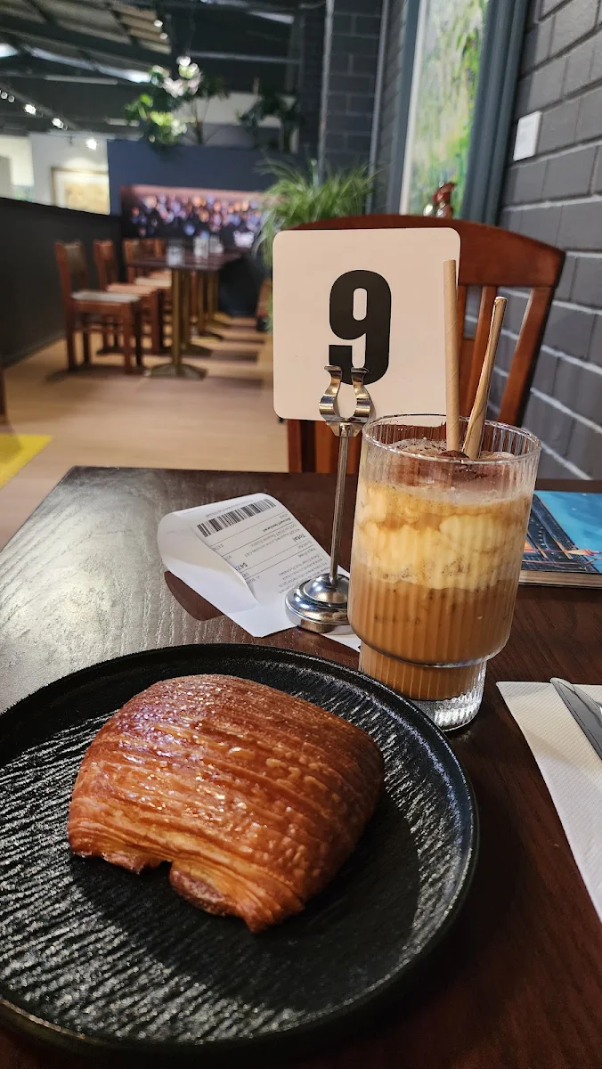 Highlights, SaiGon Art Cafe