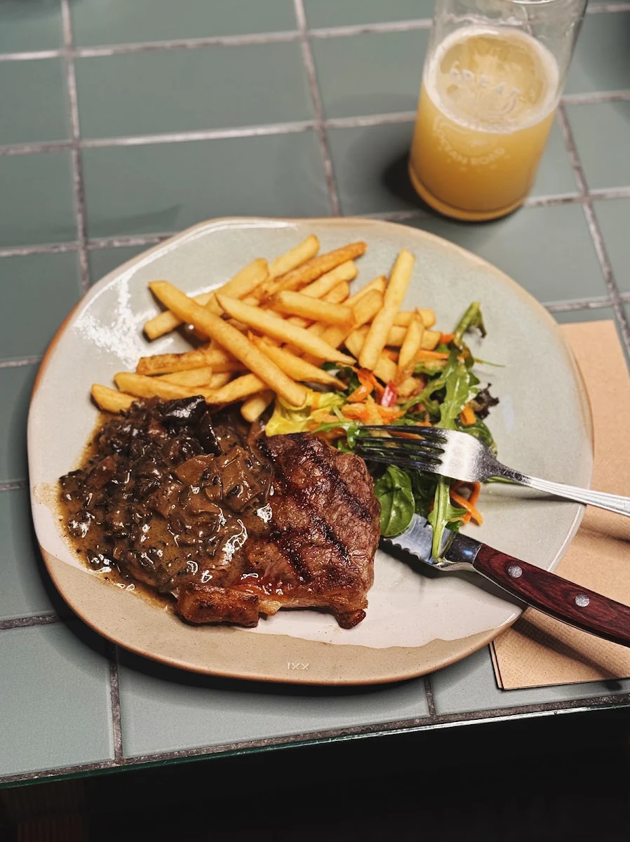 Steak & Chips, Torquay Taphouse - Great Ocean Road Brewing