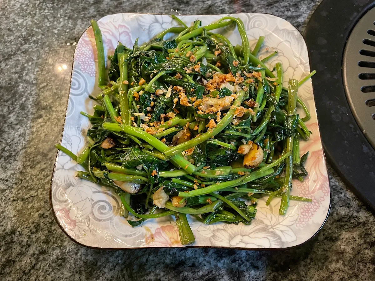 Highlights, Anh Em Quan Restaurant
