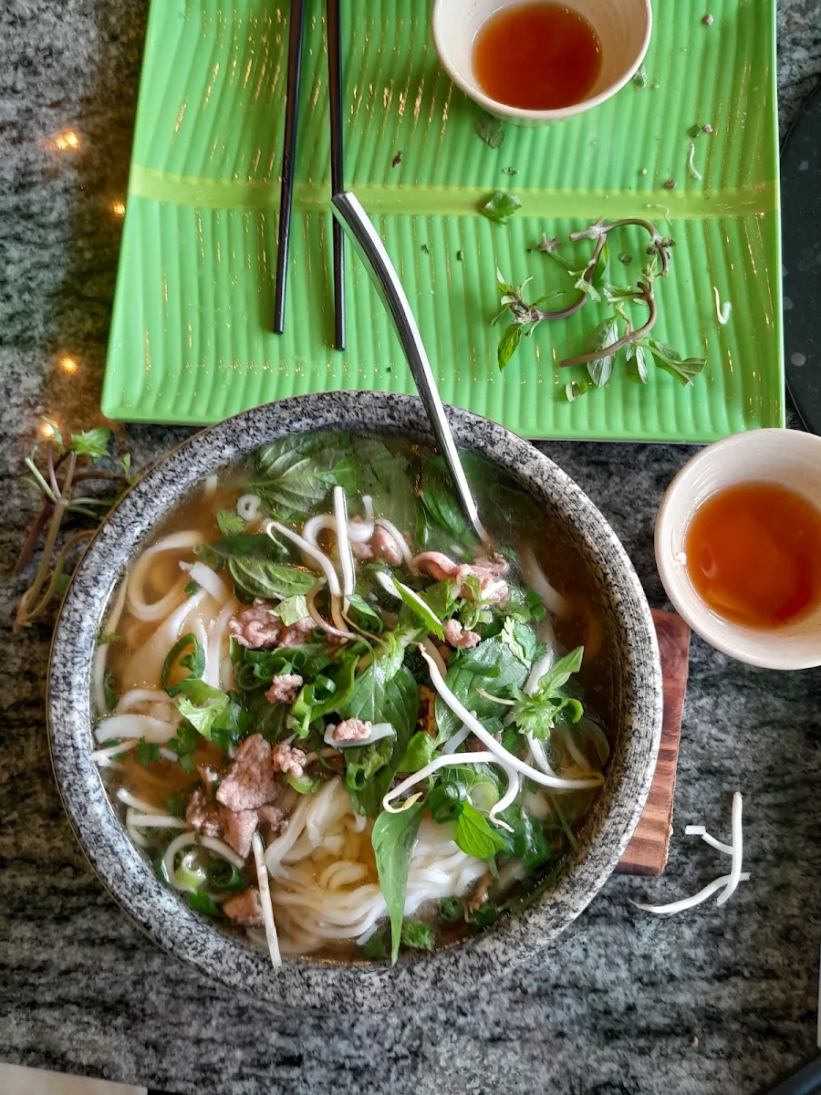 Highlights, Anh Em Quan Restaurant