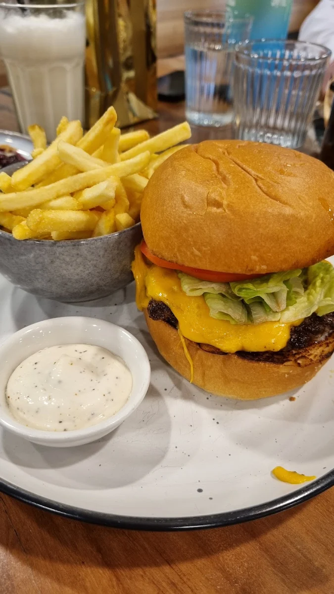 Burger, Ed on Edward Cafe