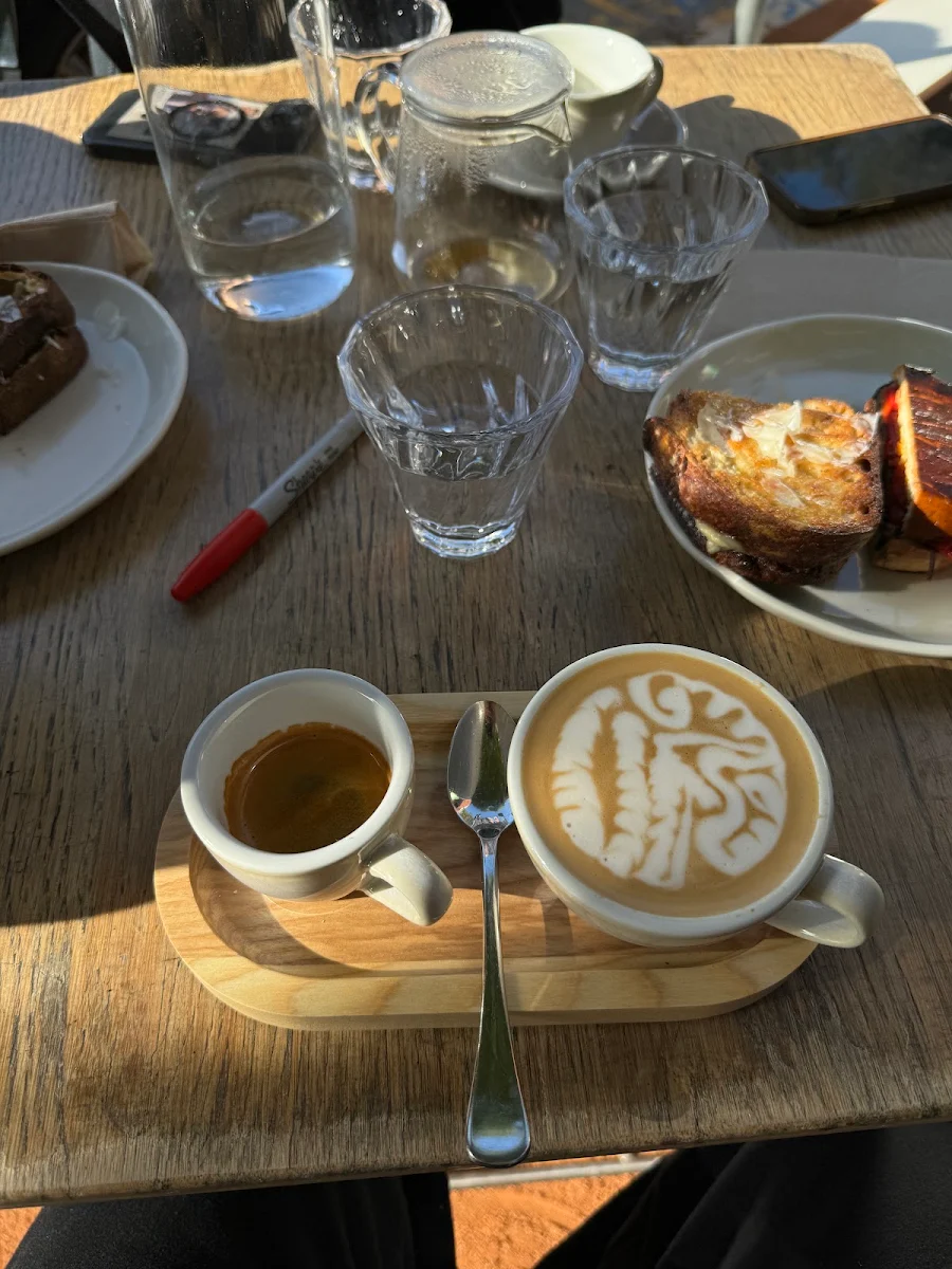 Split Express Small Flat White