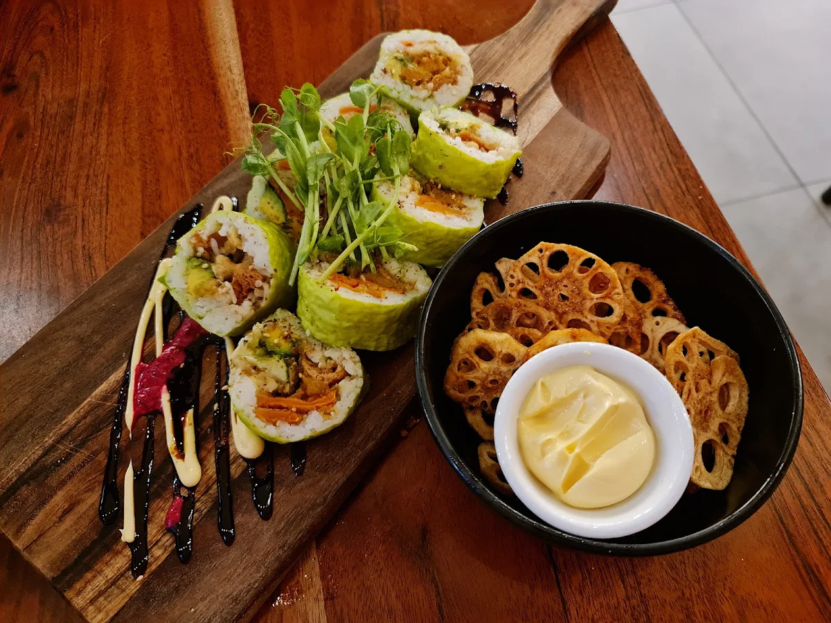 Yasai Tempura Signature Sushi Deluxe