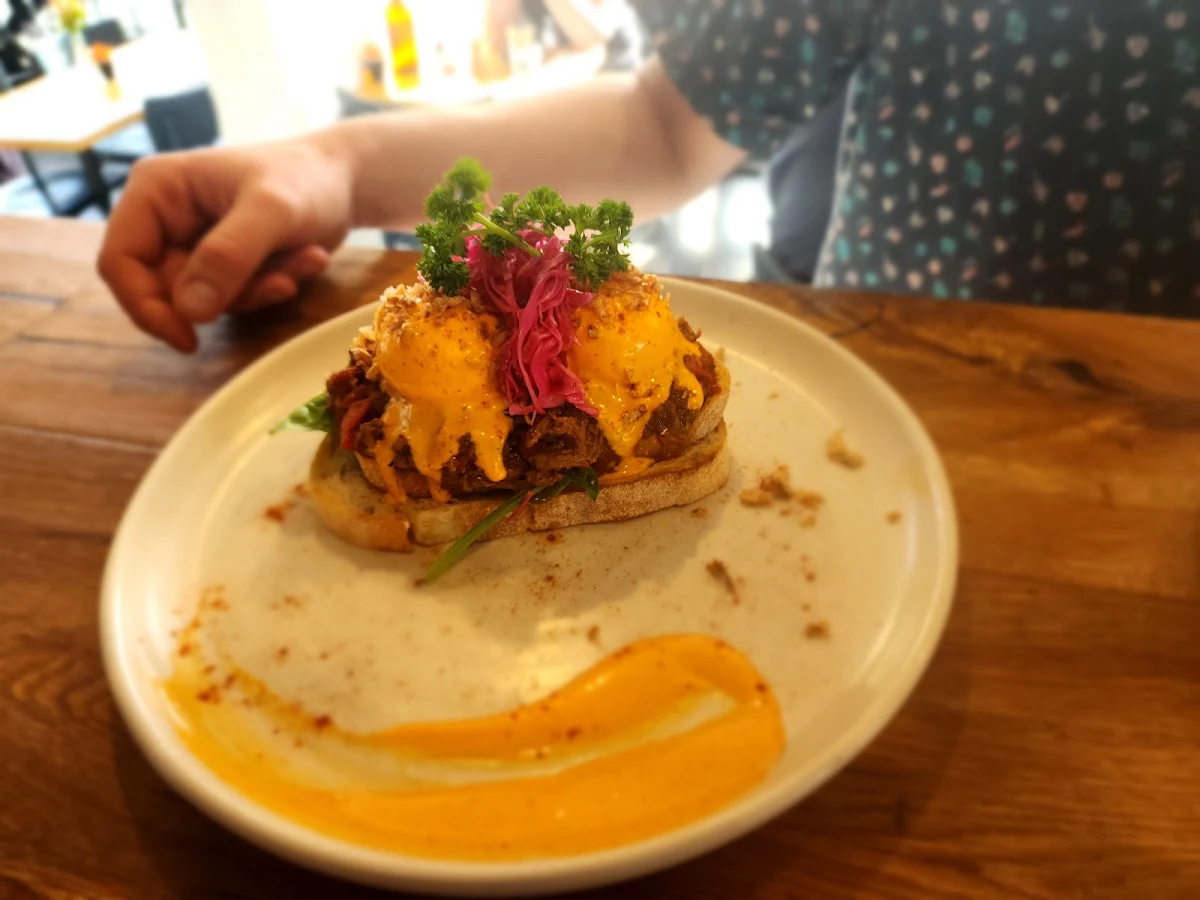 Pulled Pork Benedictine