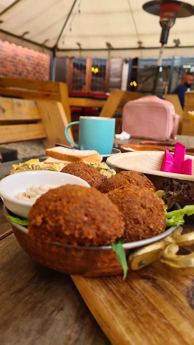 Falafels, Raqwa Cafe & Bakery