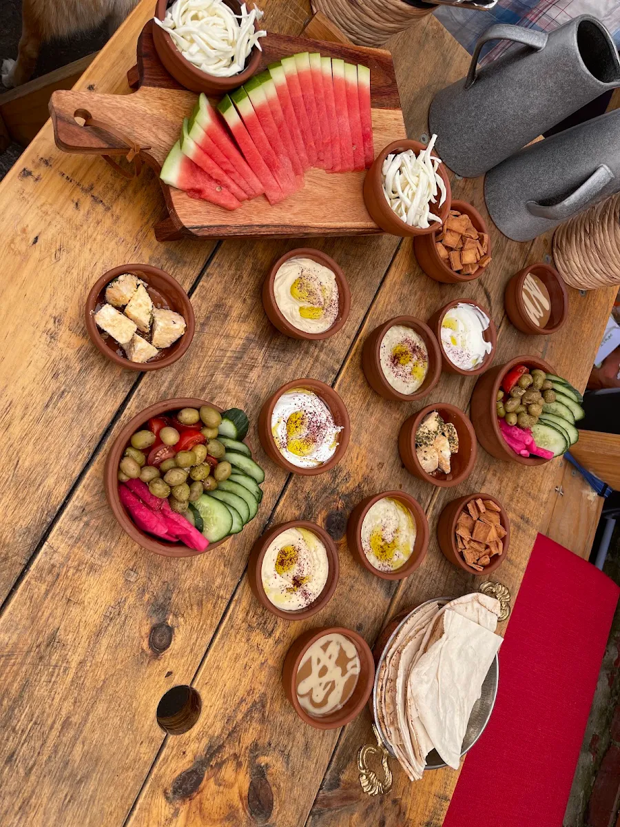 Highlights, Raqwa Cafe & Bakery