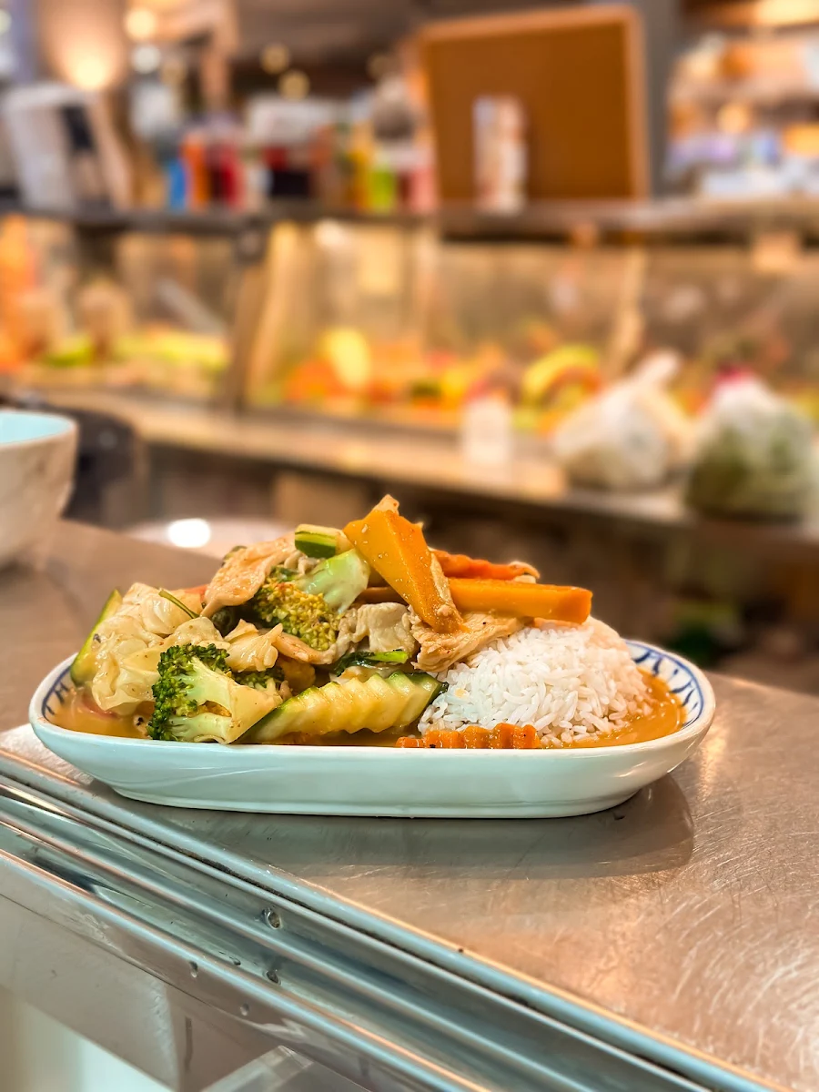 Highlights, Pinto Thai Charlestown
