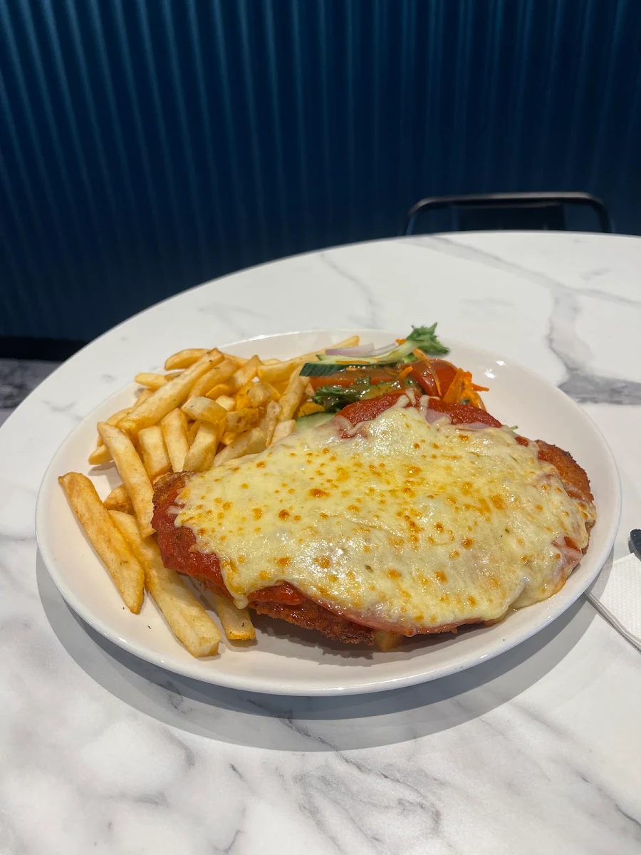 Chicken Parma, Templestowe Hotel