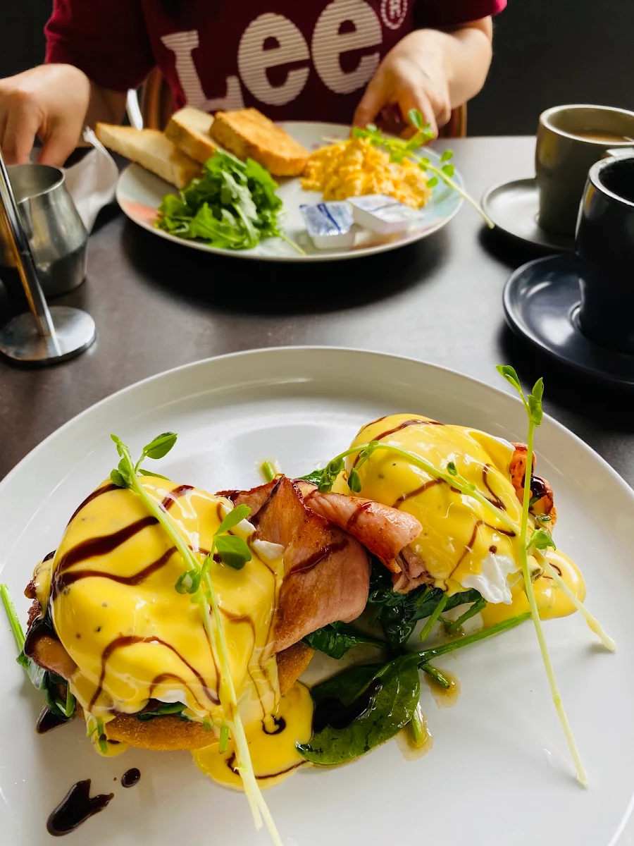 Eggs Benedict