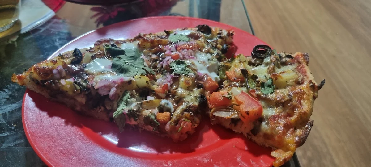 Veggie Chat, Claude's Pizza