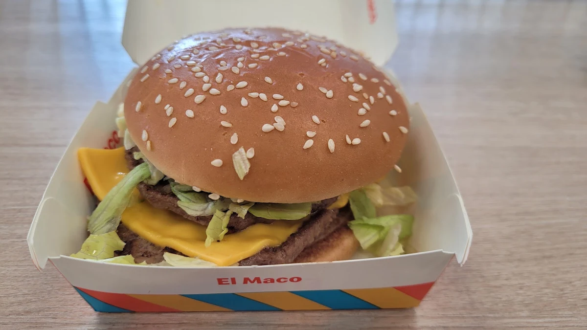 El Maco, McDonald's Nambucca Highway Service Centre