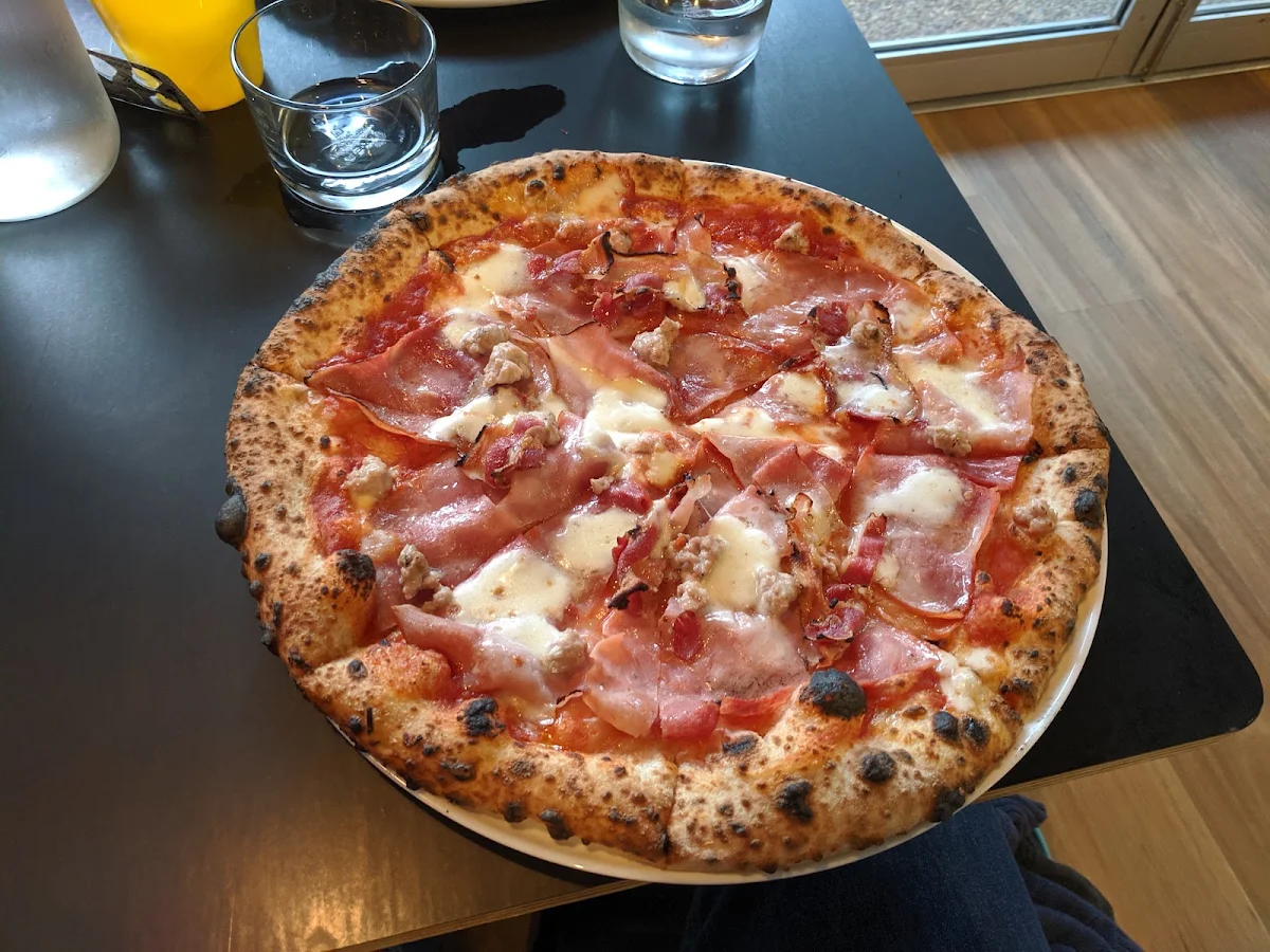 Tre Carni Pizza