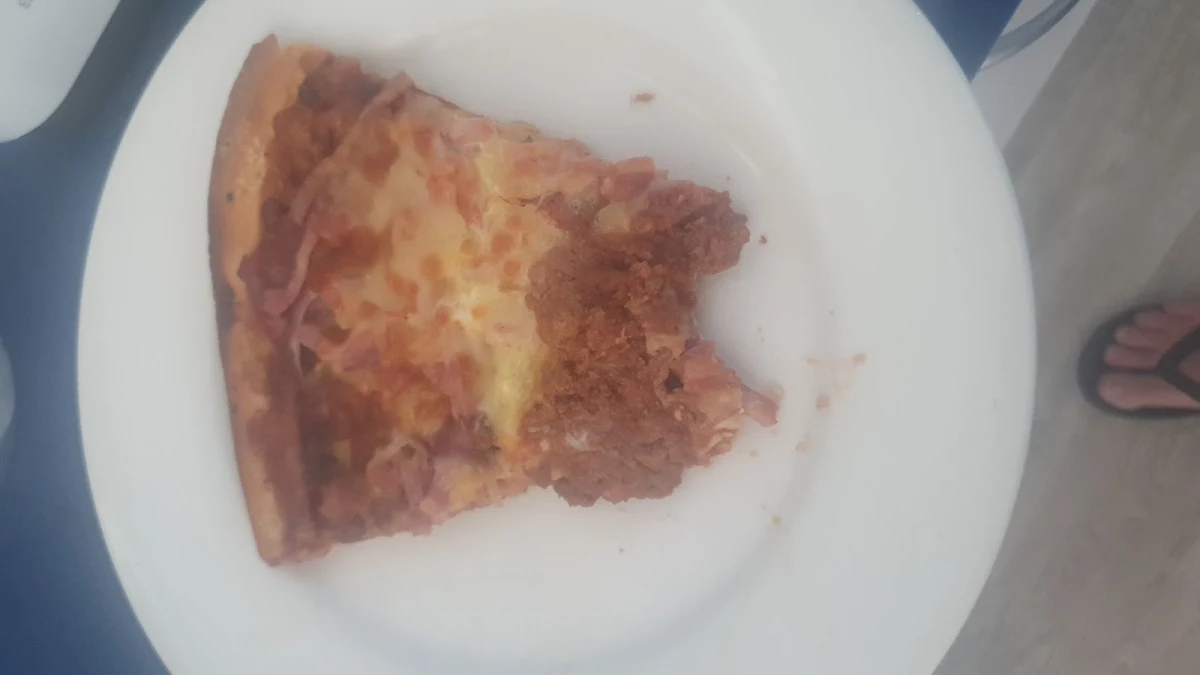 Pizza, Rainbow Beach Pizza