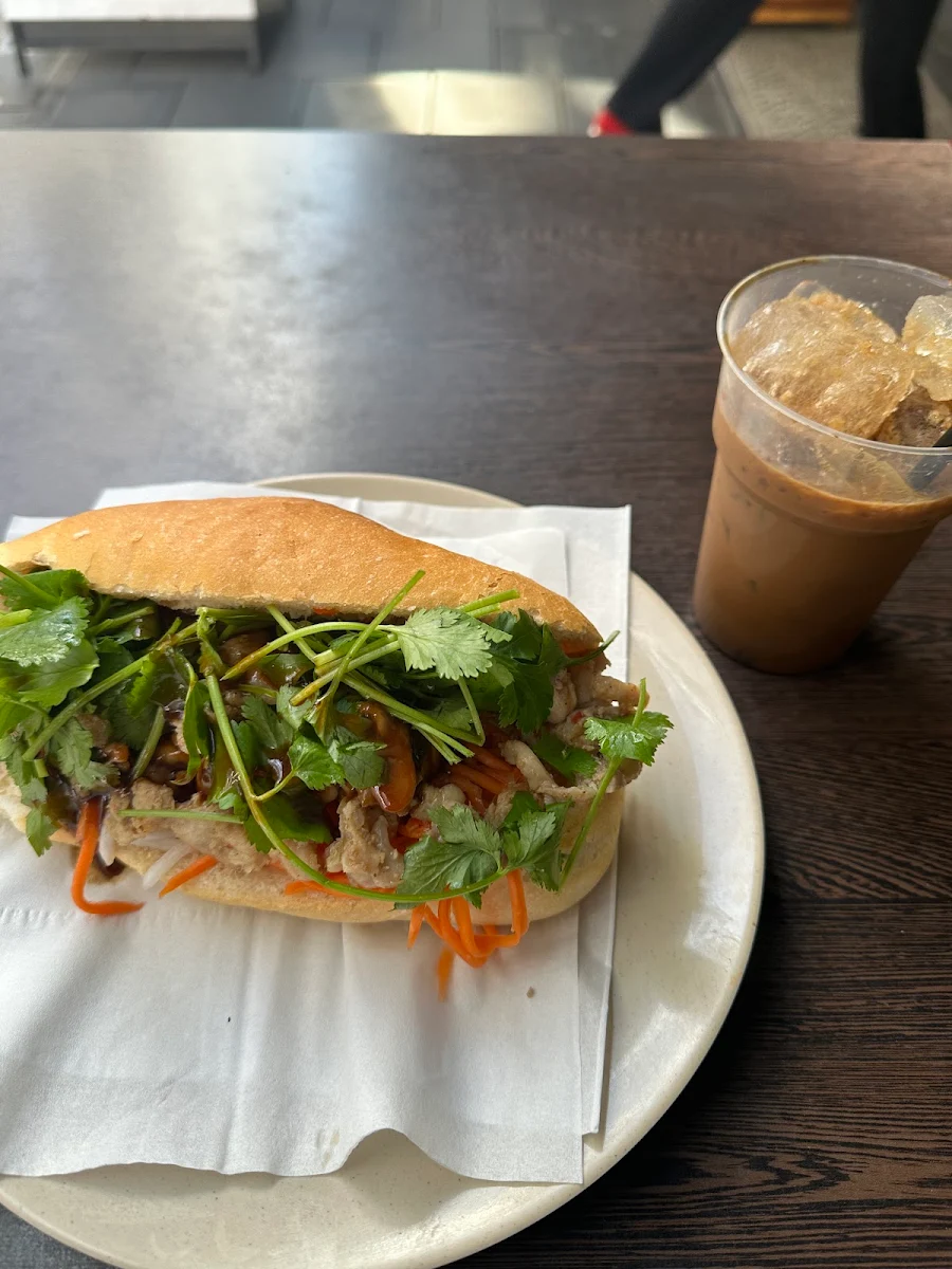 Fusion Rols Aka Bánh MÌ