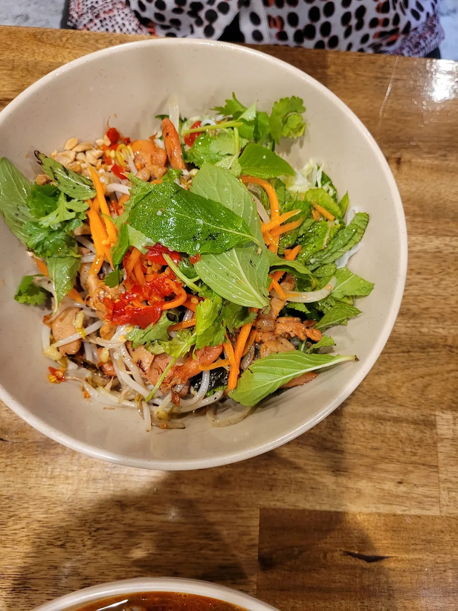 Grilled Chicken Vermicelli Salad