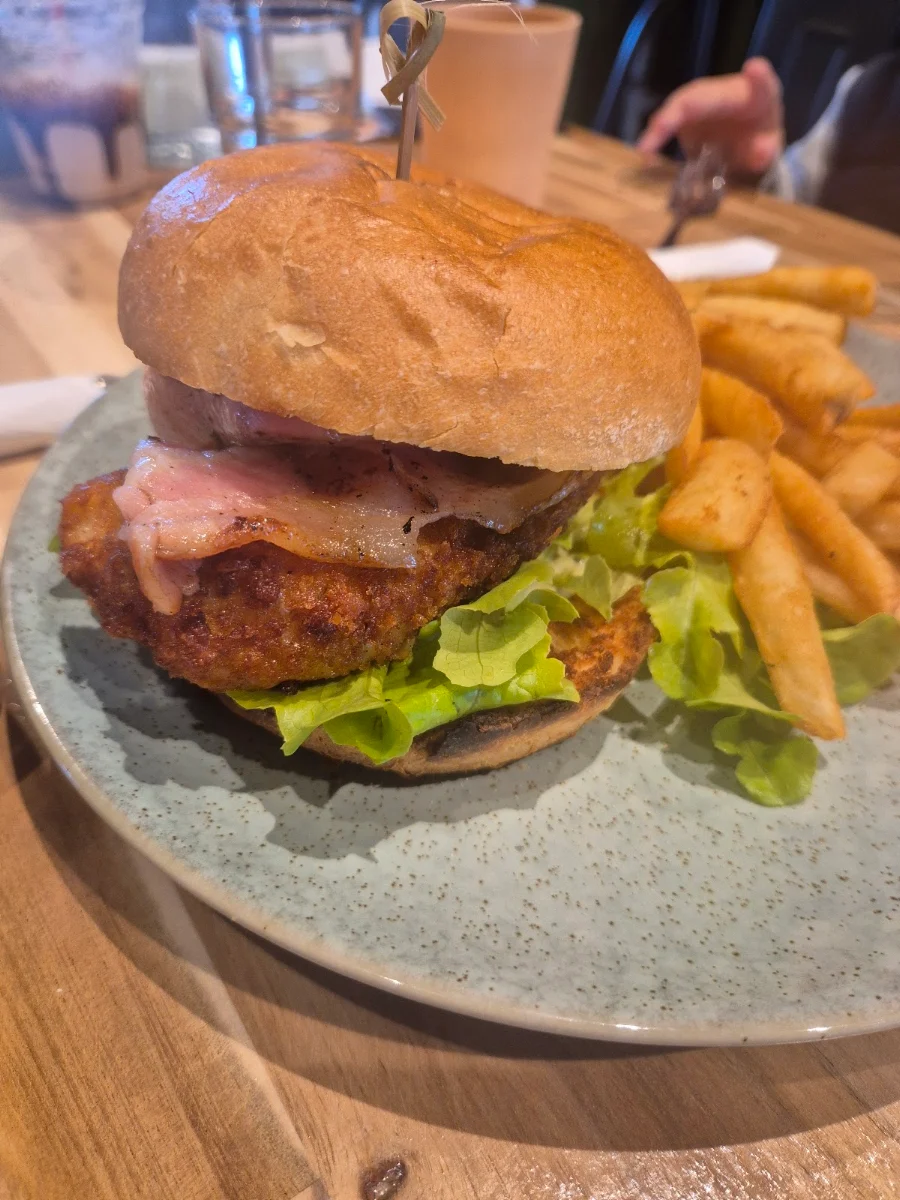 Highlights, Splityard Social