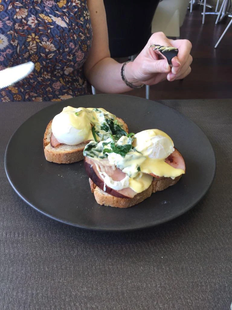 Eggs Benedicti, Zamia Cafe